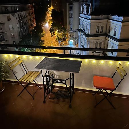 Bright & Spacious Home In Buda ブダペスト エクステリア 写真