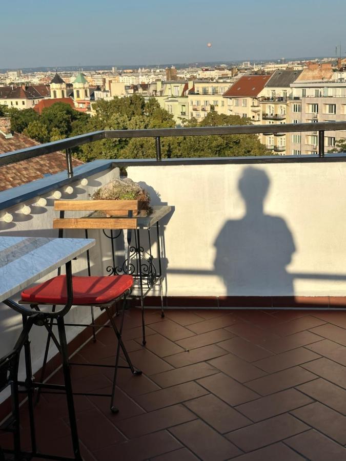 Bright & Spacious Home In Buda ブダペスト エクステリア 写真