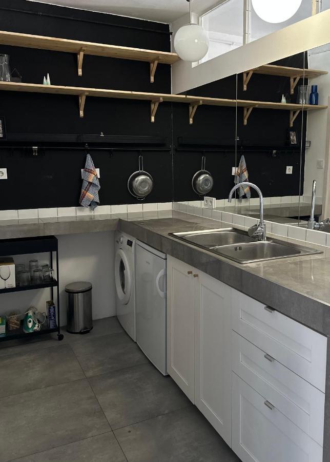 Bright & Spacious Home In Buda ブダペスト エクステリア 写真