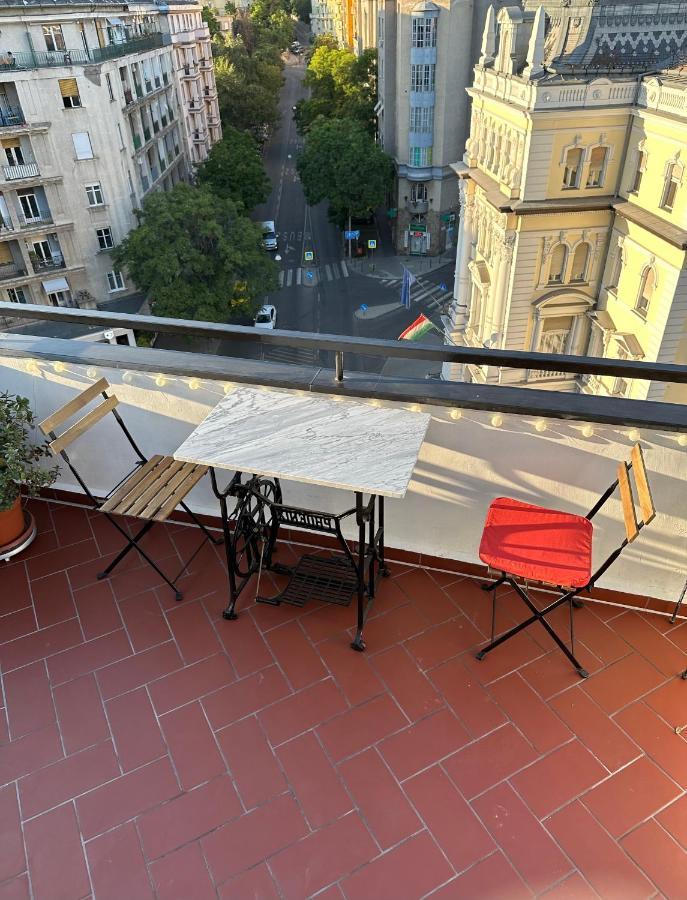 Bright & Spacious Home In Buda ブダペスト エクステリア 写真