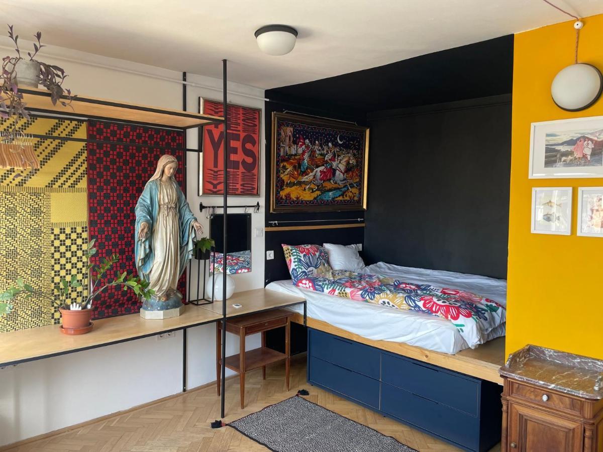 Bright & Spacious Home In Buda ブダペスト エクステリア 写真